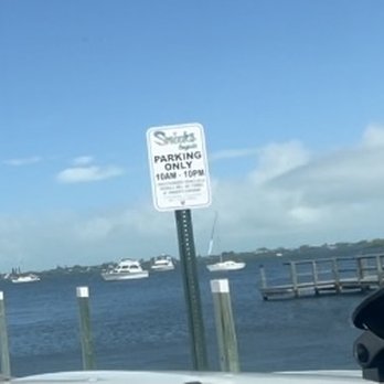 Royal Palm Marina - Restaurant only parking sign. - Marinas Near Me - Englewood, Florida Royal Palm Marina - Restaurant only parking sign. - Marinas Near Me - Englewood, Florida