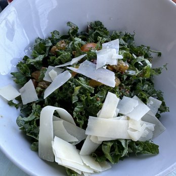 Geoffrey's Malibu - Kale salad - Seafood Near Me - Malibu, California