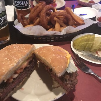 Krug's Tavern - Perfectly cooked burger to my liking (medium) - Dive Bars Near Me - Newark, New Jersey