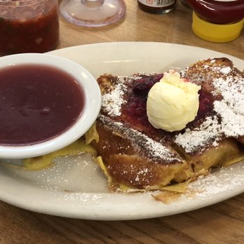 Jongewaard's Bake n Broil - Cheese Pocket French Toast with Raspberry Sauce (I HIGHLY recommend!) - American Near Me - Long Beach, California