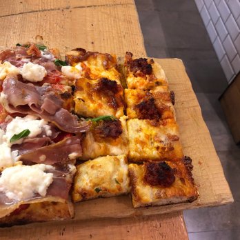 La Fermata - Pizza Near Me - Barcelona, B La Fermata - Pizza Near Me - Barcelona, B