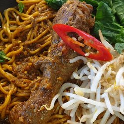 Dapur Dahlia - Dry curry mee