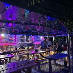 Taqueria Cinco Hermanos - Outside