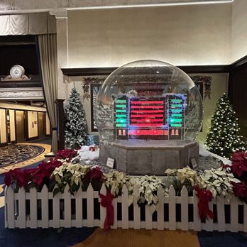 Palm Court - Bars Near Me - Chicago, Illinois
