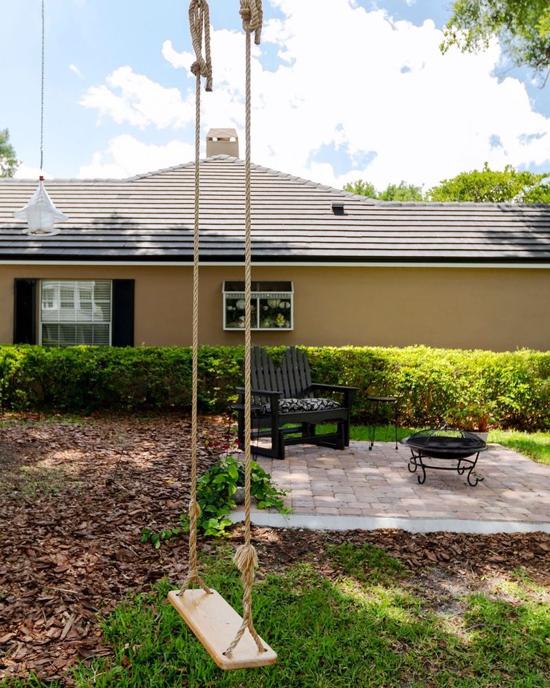 Slide of Universal Roof & Contracting