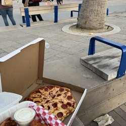 Pismo Bowl - Hot wings and Large  Pizzzzza