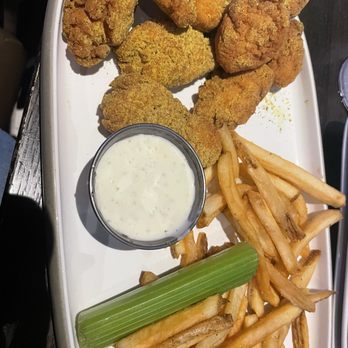 Dave & Buster's Bakersfield - Boneless Wings (lemon pepper dry rub) - Arcades Near Me - Bakersfield, California
