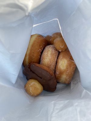 Puffy Cream Donuts Plus by null