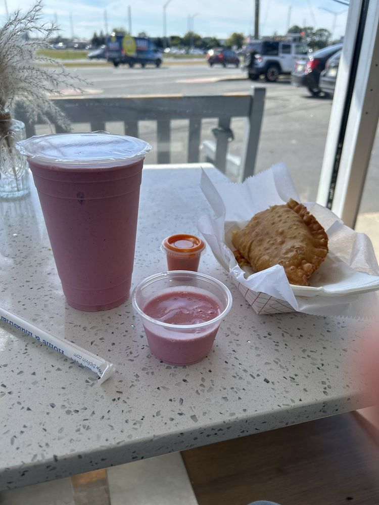 Fuze Eatery Empanada House & Smoothie Bar — Mexican restaurant in Eatontown