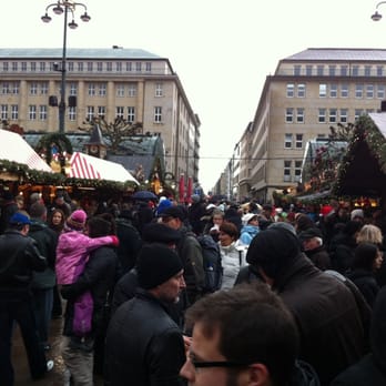 Weihnachtsmarkt Rathausmarkt - Christmas Markets Near Me - Hamburg, HH