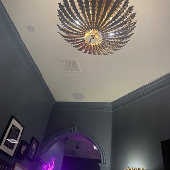 La Bodega Brewing - Lighting in private room - Breweries Near Me - Whittier, California La Bodega Brewing - Lighting in private room - Breweries Near Me - Whittier, California