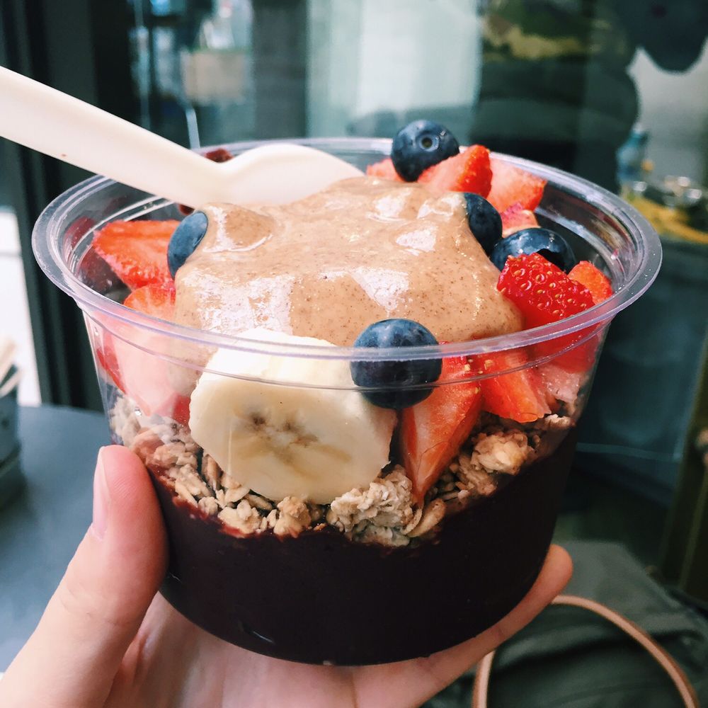 Viva Acai - Special bowl with plain granola, strawberries, blueberries and peanut butter - soooooo goooooooood - Juice Bars & Smoothies Near Me - London, XGL Viva Acai - Special bowl with plain granola, strawberries, blueberries and peanut butter - soooooo goooooooood - Juice Bars & Smoothies Near Me - London, XGL