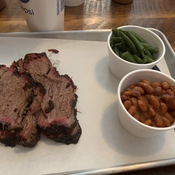 Wayne BBQ - Brisket, baked beans and green beans - Barbeque Near Me - Hannibal, Missouri