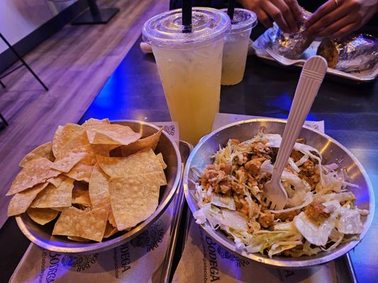 LA BODEGA TACO BAR #3 by null