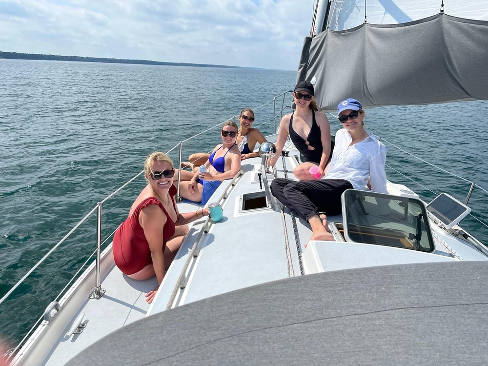 Sweetwater Sailing of Saugatuck Logo