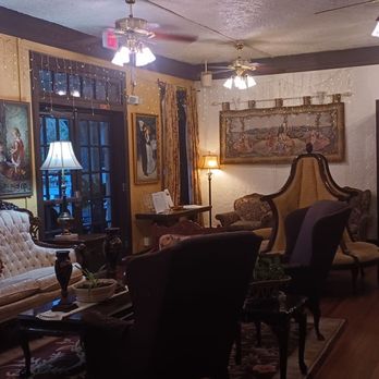 Sinatra's Ristorante - Cassadaga Hotel lobby - Italian Near Me - Lake Helen, Florida
