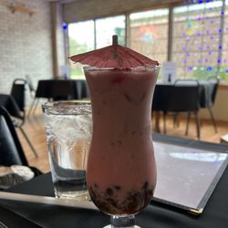 Kazoku Bistro - Strawberry boba