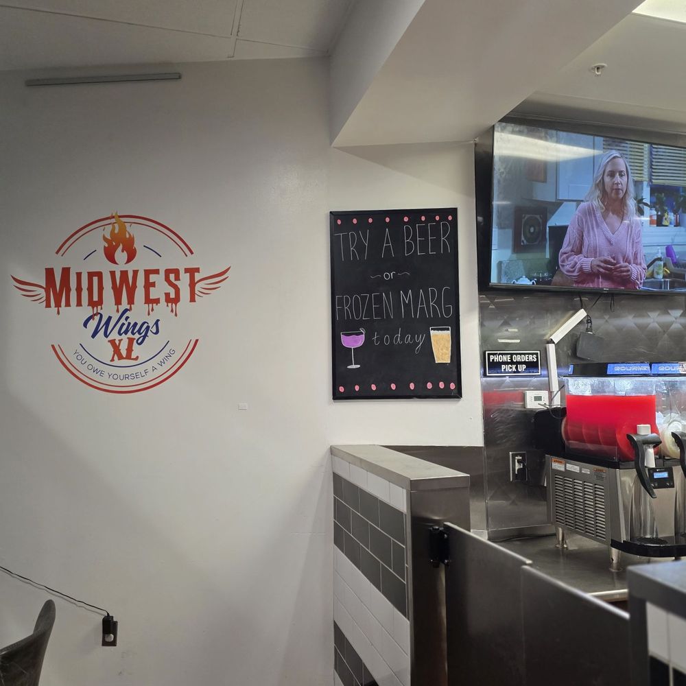 Midwest Wings XL - Signage - Chicken Wings Near Me - Phoenix, Arizona