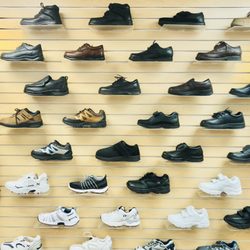 Advanced Foot & Ankle Associates - We have a wide range of men's diabetic footwear ranging from sizes 6.5-16, as well as widths N-XXW.