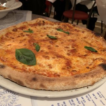 O Sole Mio - Margherita pizza - Italian Near Me - London, XGL O Sole Mio - Margherita pizza - Italian Near Me - London, XGL