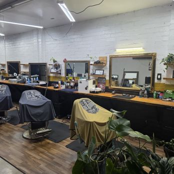 Side Door - Barbers Near Me - Sacramento, California Side Door - Barbers Near Me - Sacramento, California