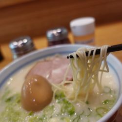 Maruhachi Ra-Men - Noodle pull