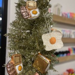 The Paper + Craft Pantry - Cute Christmas Tree Ornaments