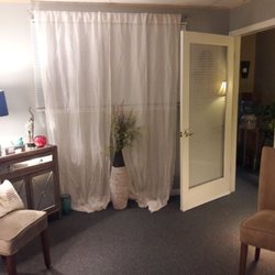 Tatia Orenczak Hypnotherapy - Comfortable office space. View from the hypnosis chair.