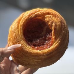 Panadería Rosetta - Guava roll