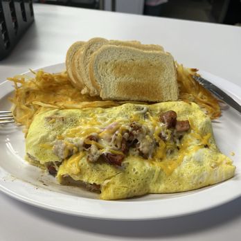Tommy's Dutch Lunch - Meat lovers omelette - Diners Near Me - Walla Walla, Washington