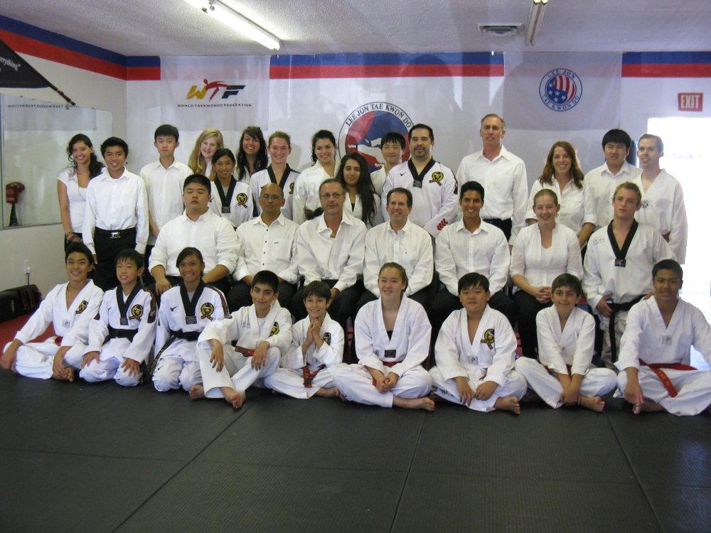 Lee Jon Taekwondo Logo