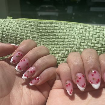 Lucky V Salon - acrylic - Nail Salons Near Me - Martinez, California