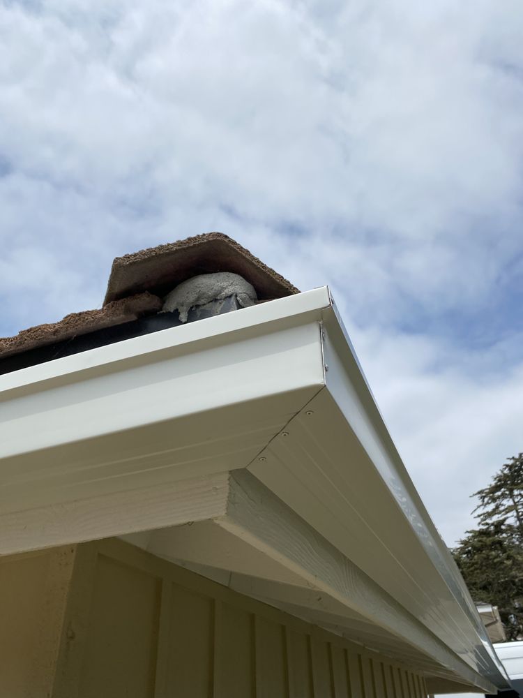 Slide of Humphreys Rain Gutters