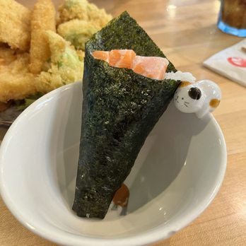 Bo's Ramen and Sushi House - Salmon hand roll - Bubble Tea Near Me - Bryan, Texas