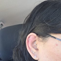 Body Anthology - My new piercing and a new earring for my daith.