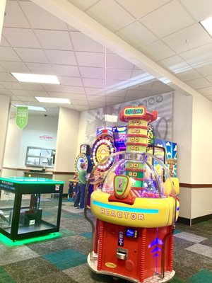 Chuck E. Cheese by null