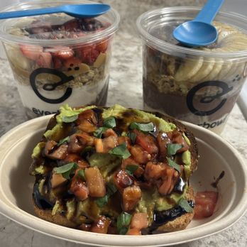 everbowl - Bruschetta Avocado Toast Back left : Full Moon Back right: Perfect Date - Acai Bowls Near Me - Chesapeake, Virginia
