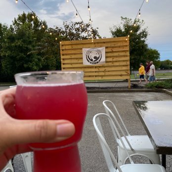 Panther Creek Brews - Outdoor seating, waiting for the live band schedule. - Pubs Near Me - Murfreesboro, Tennessee Panther Creek Brews - Outdoor seating, waiting for the live band schedule. - Pubs Near Me - Murfreesboro, Tennessee
