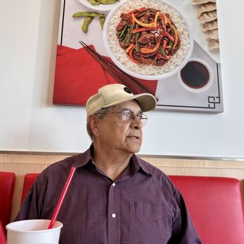 Pei Wei Asian Kitchen - Sitting area, waiting for our food. - Chinese Near Me - Frisco, Texas