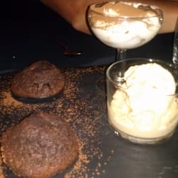 Helado de galleta,tiramisú y coulant