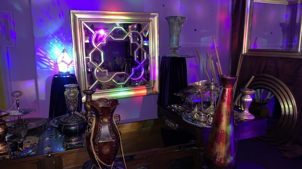 Romantic Adventure Getaways Logo