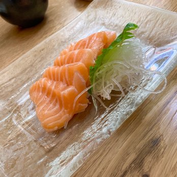 Akiko's Sushi Bar - Salmon Sashimi - Sushi Bars Near Me - San Francisco, California