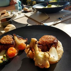 Viña Casas del Bosque - Beef filet, tempura broccoli, onion, tomatoes