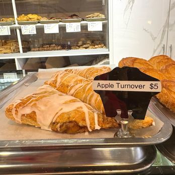 Labella Ferrara Cafe - Posted with review 09/20/25 - Desserts Near Me - New York, New York