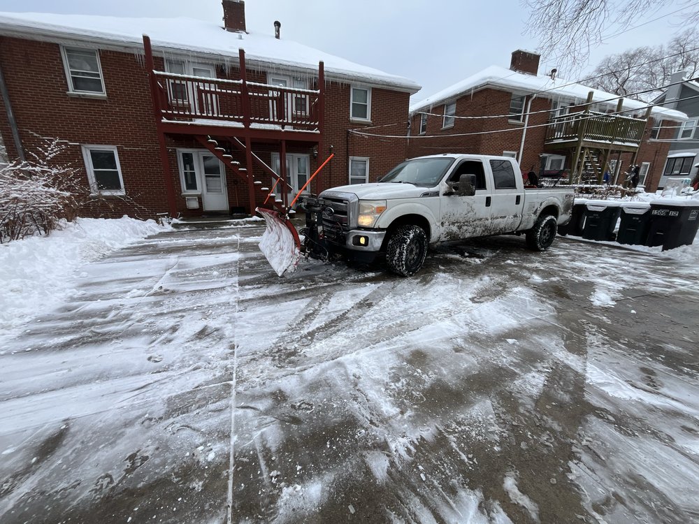 4 Seasons Landscape Mulch & More - tree service in West Milwaukee, WI