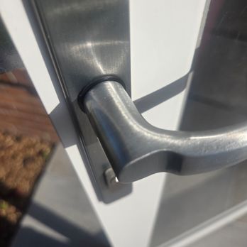 Beatrice Locksmith - Larson door handle repair - Keys & Locksmiths Near Me - Beatrice, Nebraska Beatrice Locksmith - Larson door handle repair - Keys & Locksmiths Near Me - Beatrice, Nebraska
