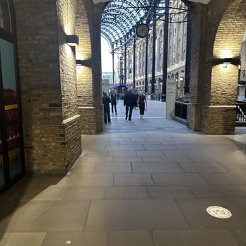 Hay's Galleria - Shopping Centers Near Me - London, XGL Hay's Galleria - Shopping Centers Near Me - London, XGL