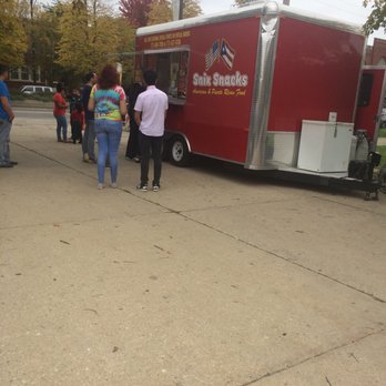 Independence Park - 10/2016 snack truck - Parks Near Me - Chicago, Illinois
