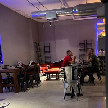 Violet’s & Zen’s - Sushi Bars Near Me - Wilton Manors, Florida