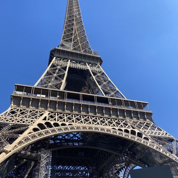 Dell'Angelo - A couple blocks from the Eiffel Tower! - Italian Near Me - Paris, 75 Dell'Angelo - A couple blocks from the Eiffel Tower! - Italian Near Me - Paris, 75